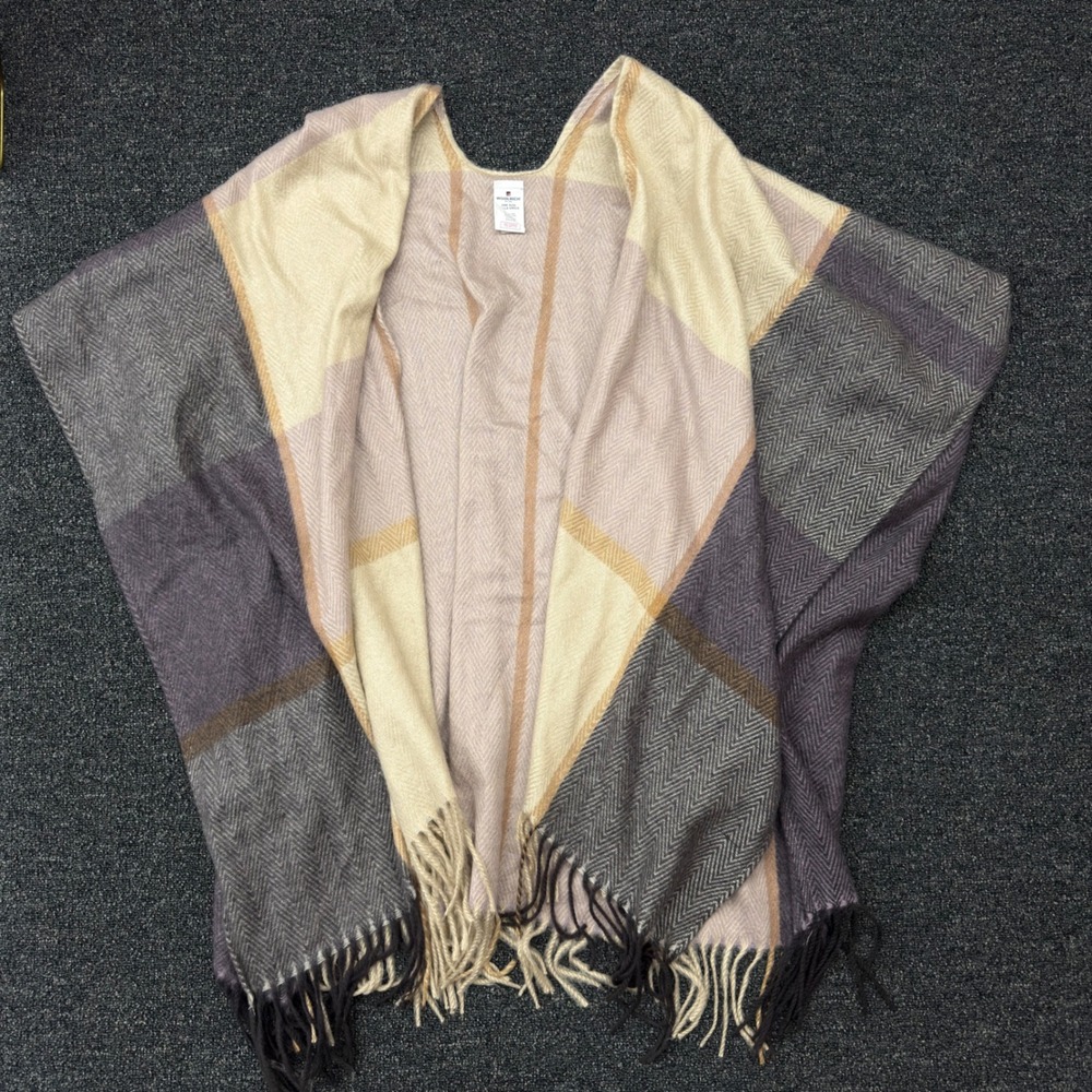 Woolrich Ruana Wrap Poncho Fringe Shawl One Size Blush Gray Herringbone Cape